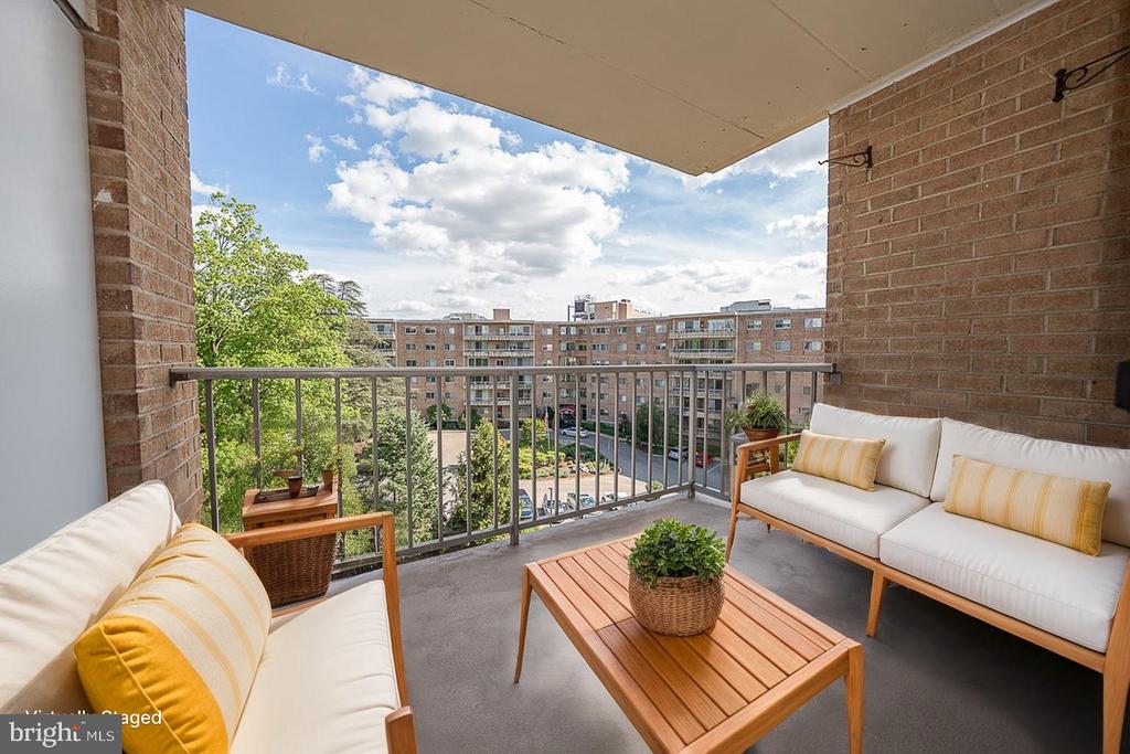 100 West Ave #607-W