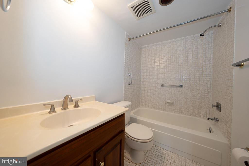 100 West Ave #607-W