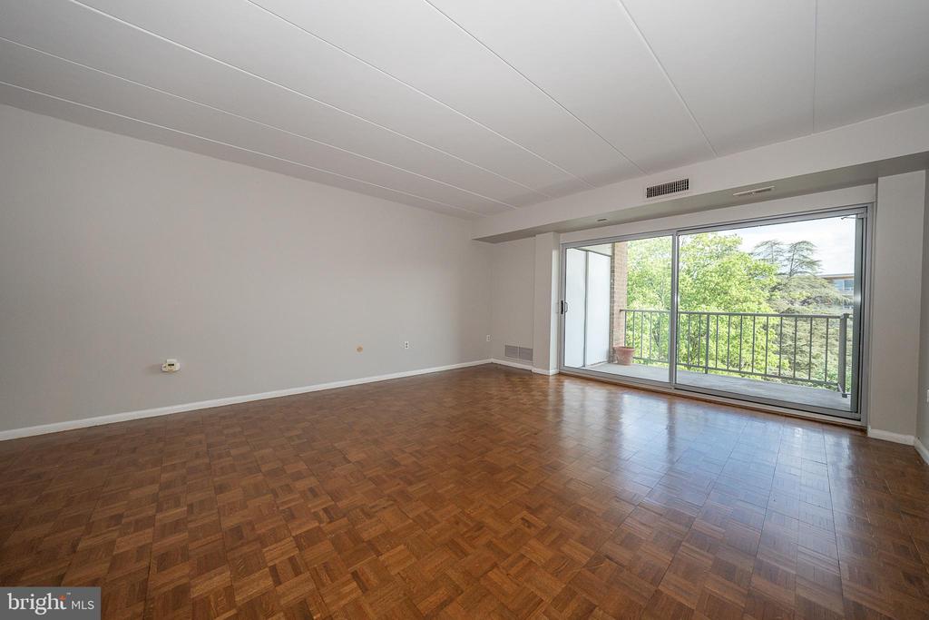100 West Ave #607-W