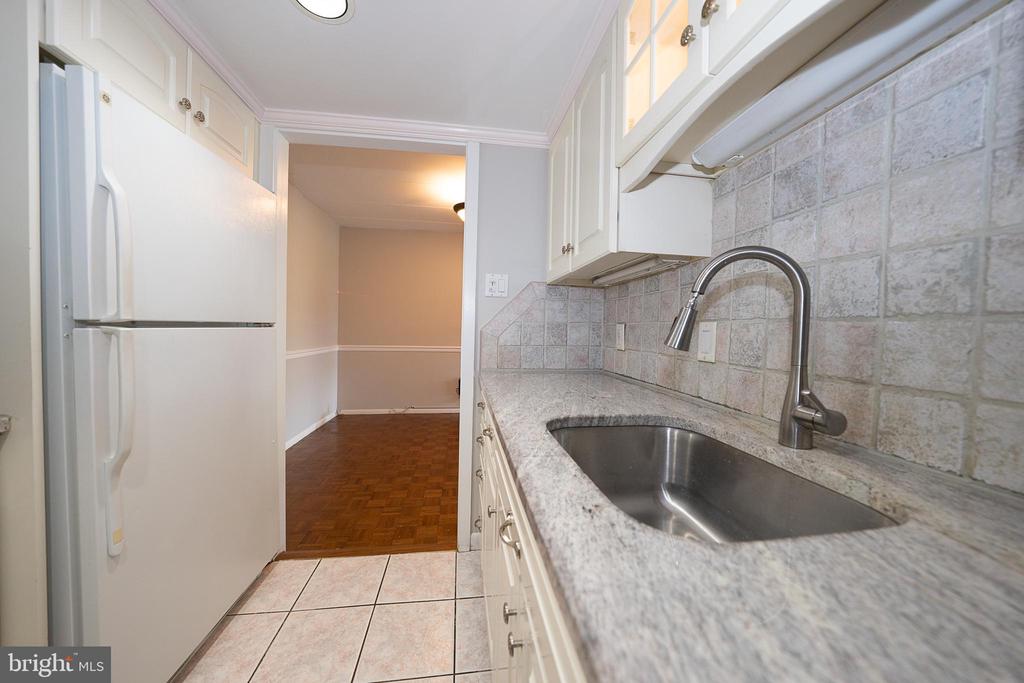 100 West Ave #607-W