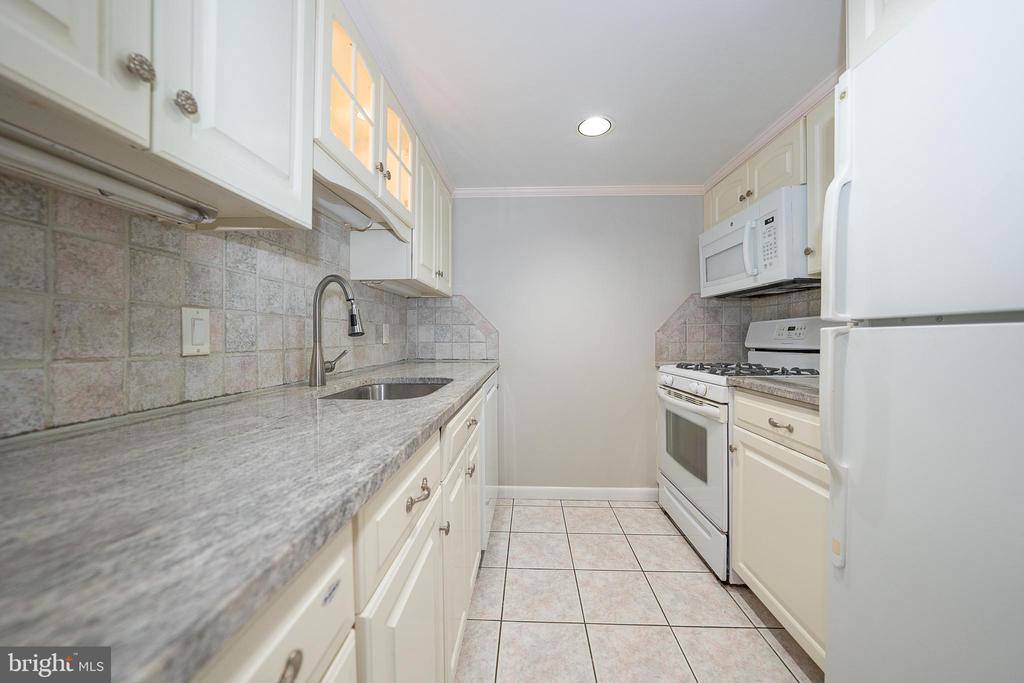 100 West Ave #607-W