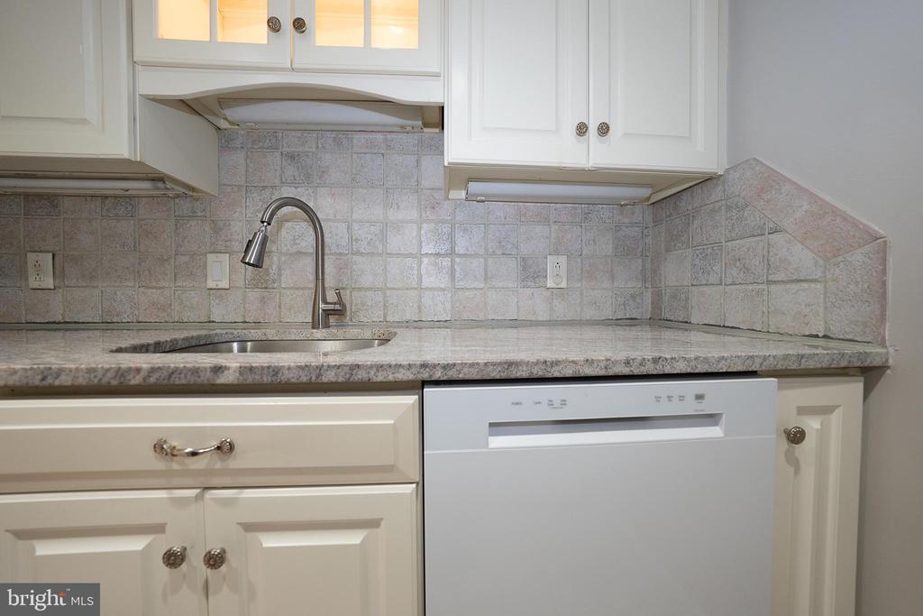 100 West Ave #607-W