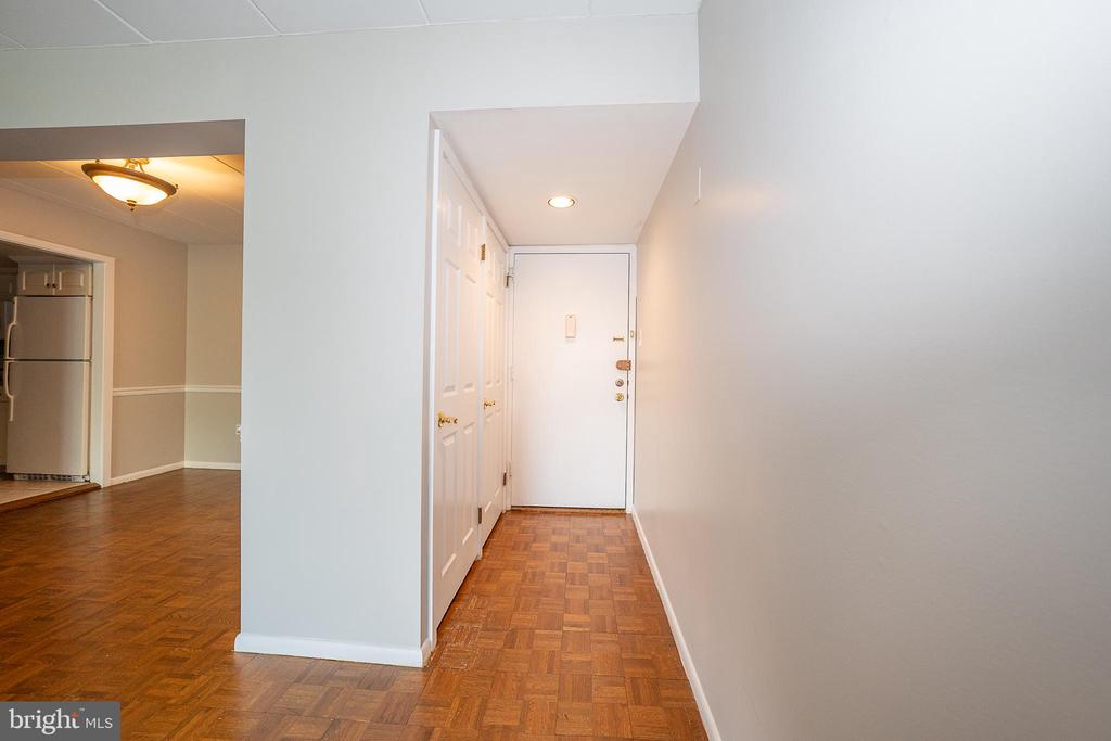100 West Ave #607-W