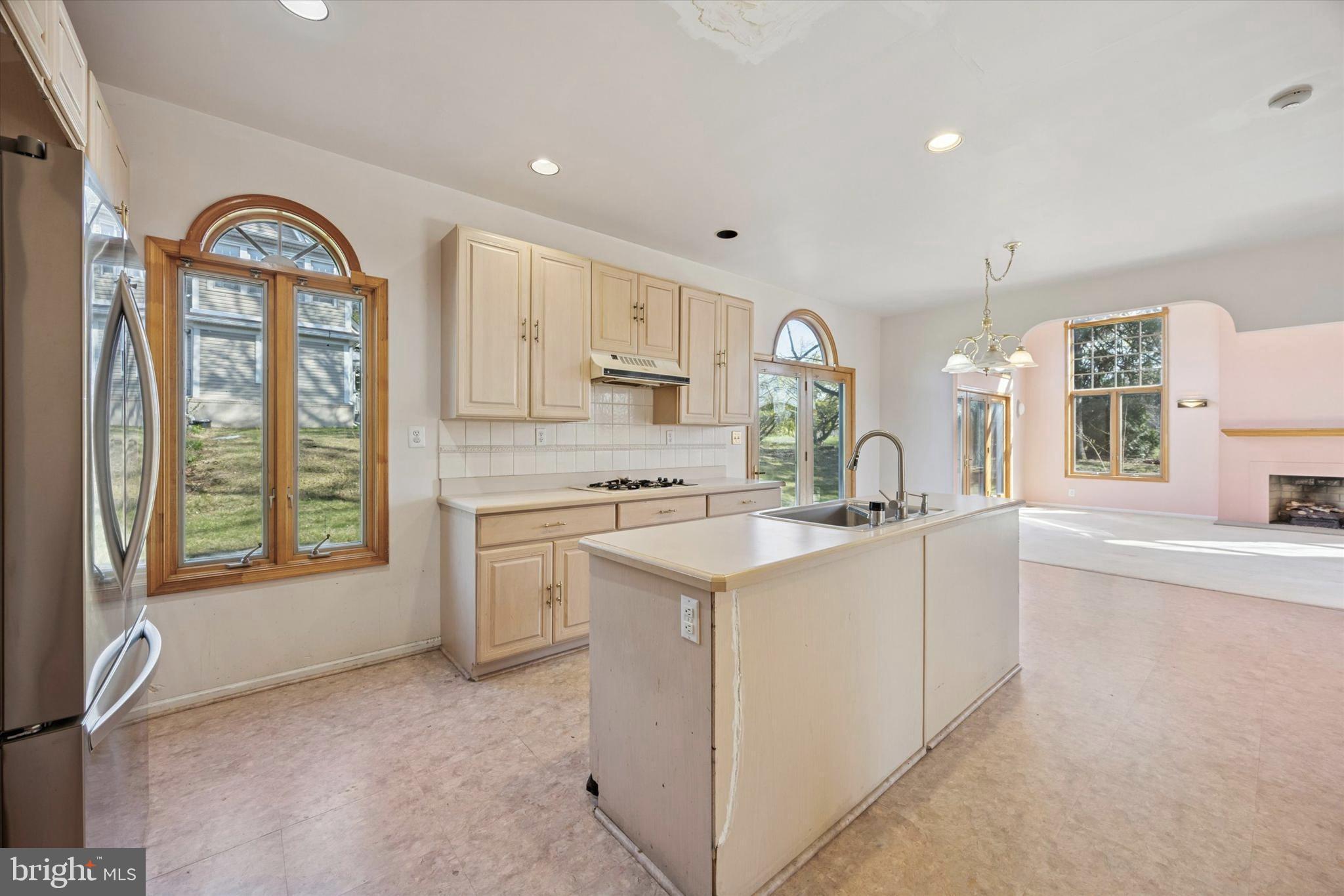 2251 Packard Ave