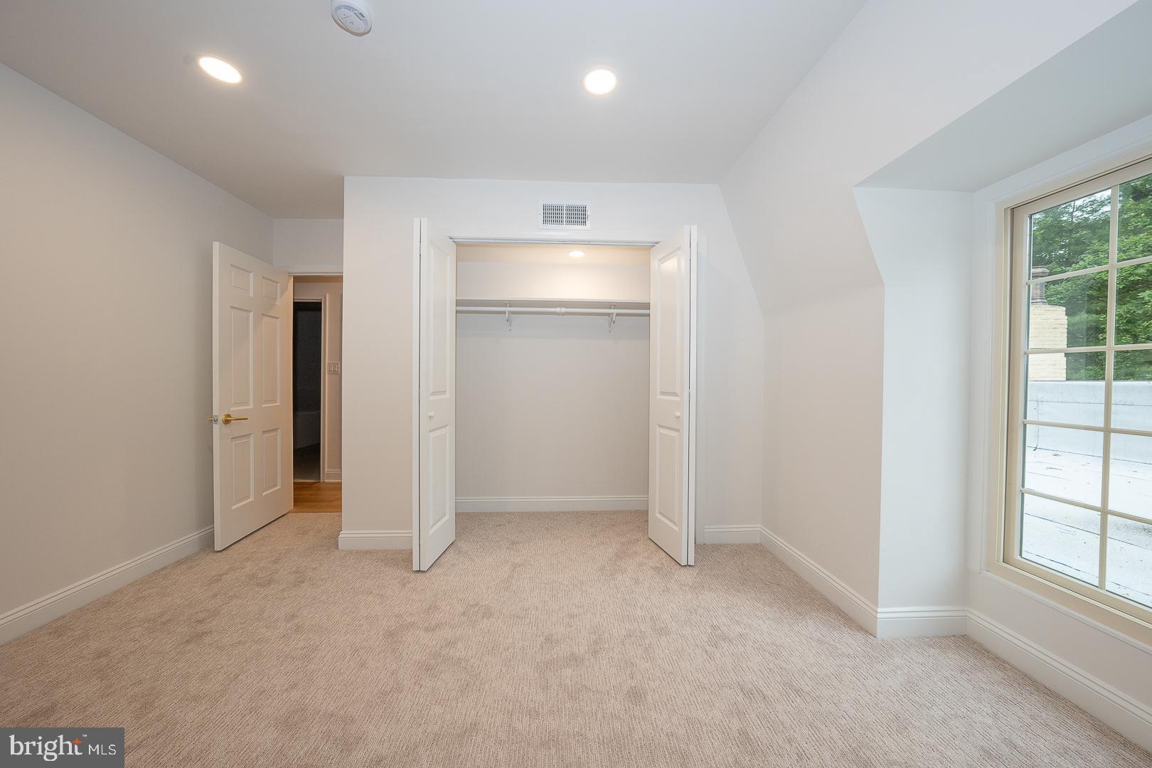 4103 Laurel Dr