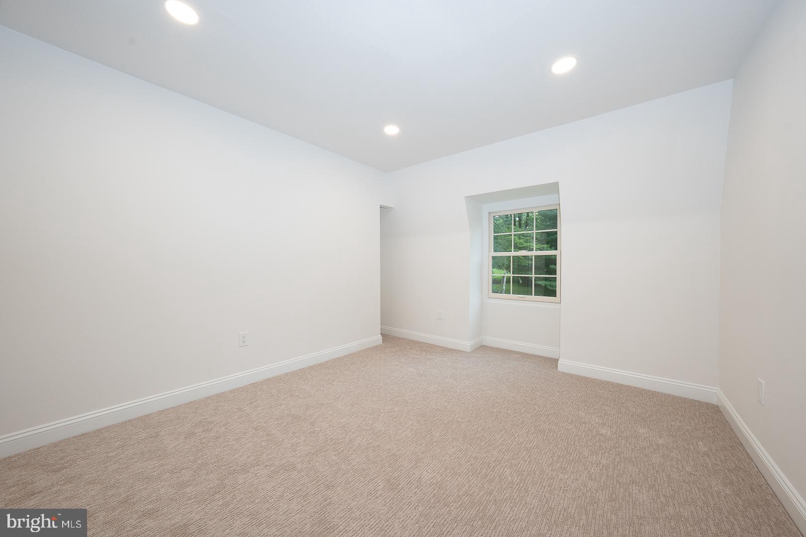 4103 Laurel Dr