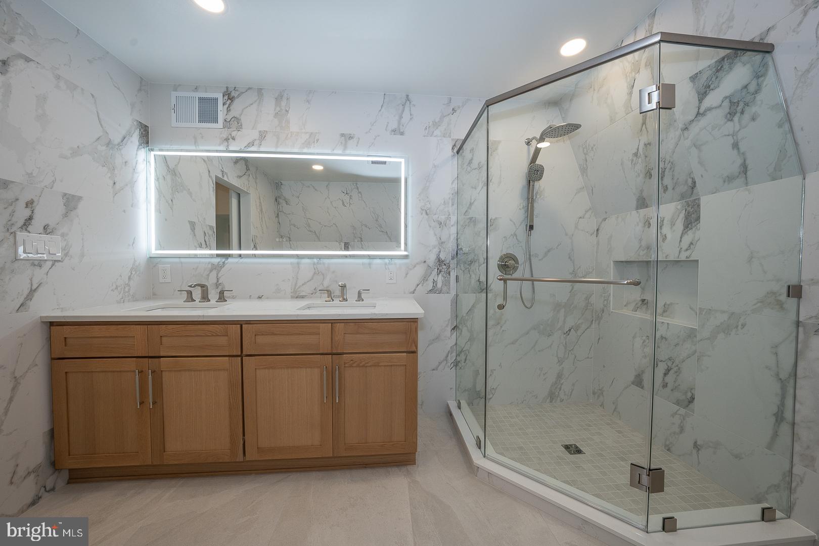 4103 Laurel Dr