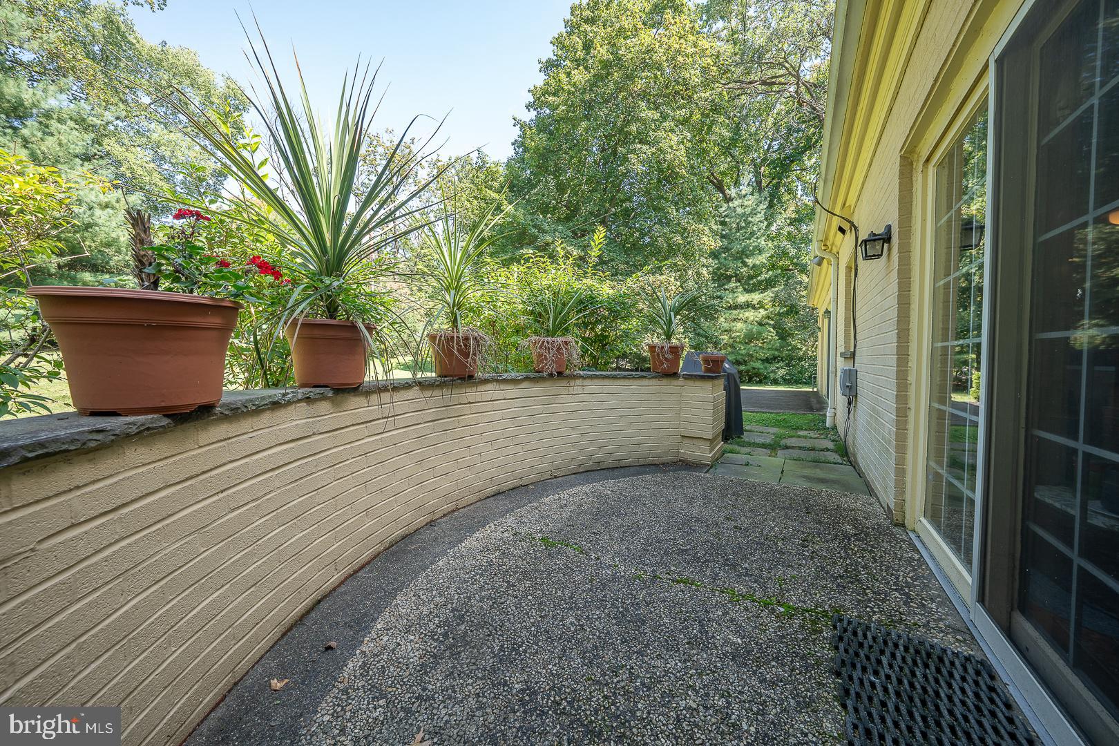 4103 Laurel Dr