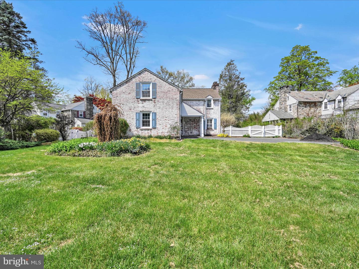 1424 Hillside Rd