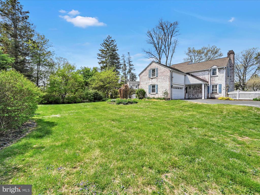 1424 Hillside Rd