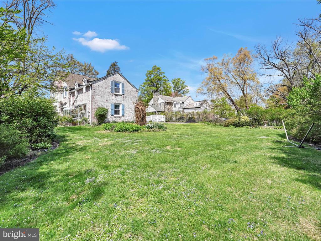 1424 Hillside Rd