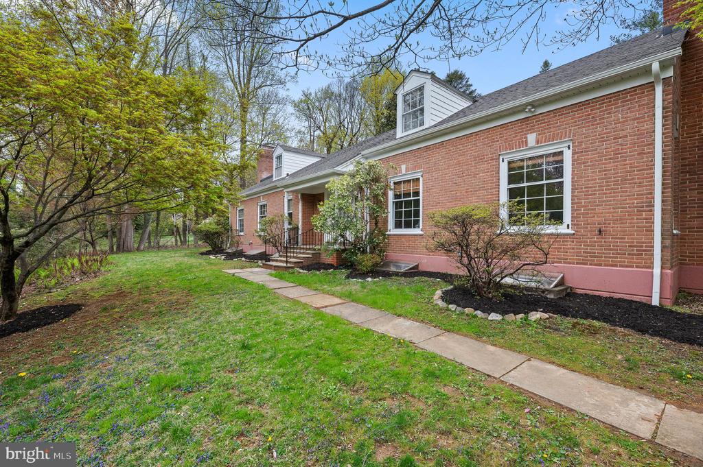 1019 Morris Ave