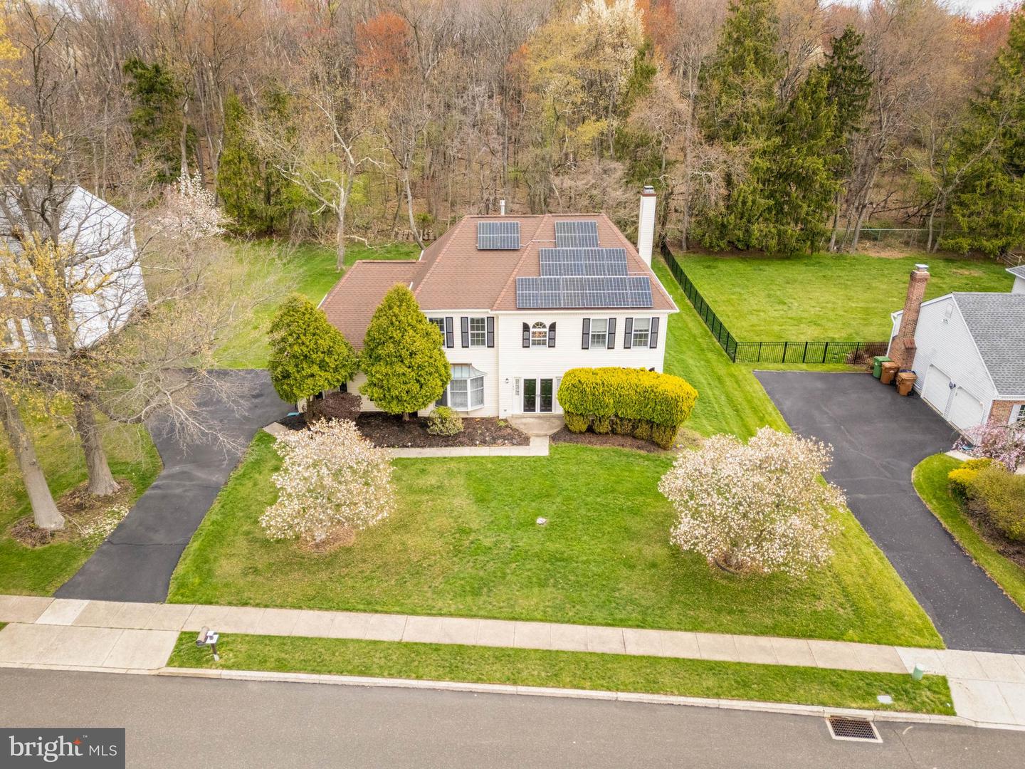 749 Castlewood Dr