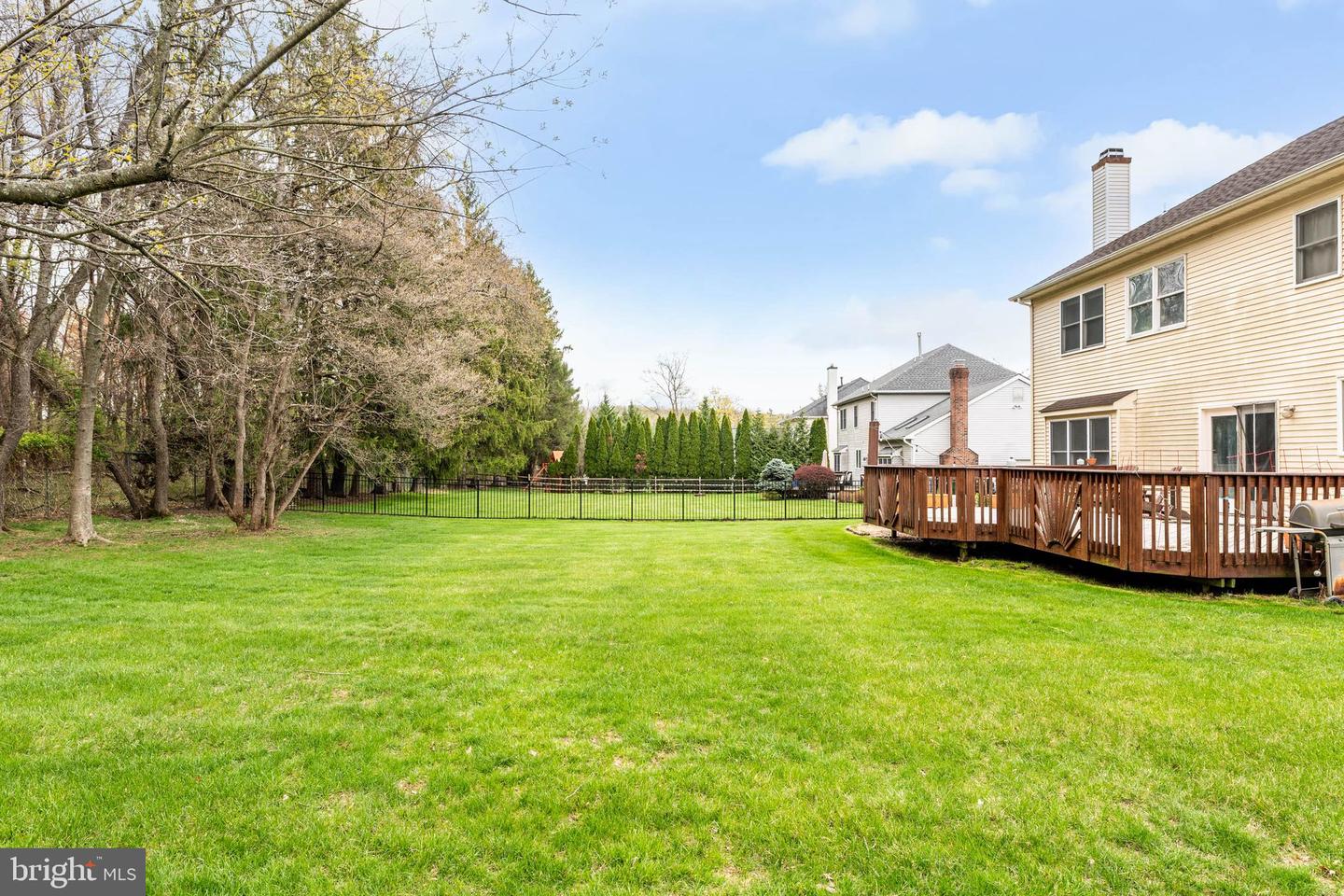 749 Castlewood Dr