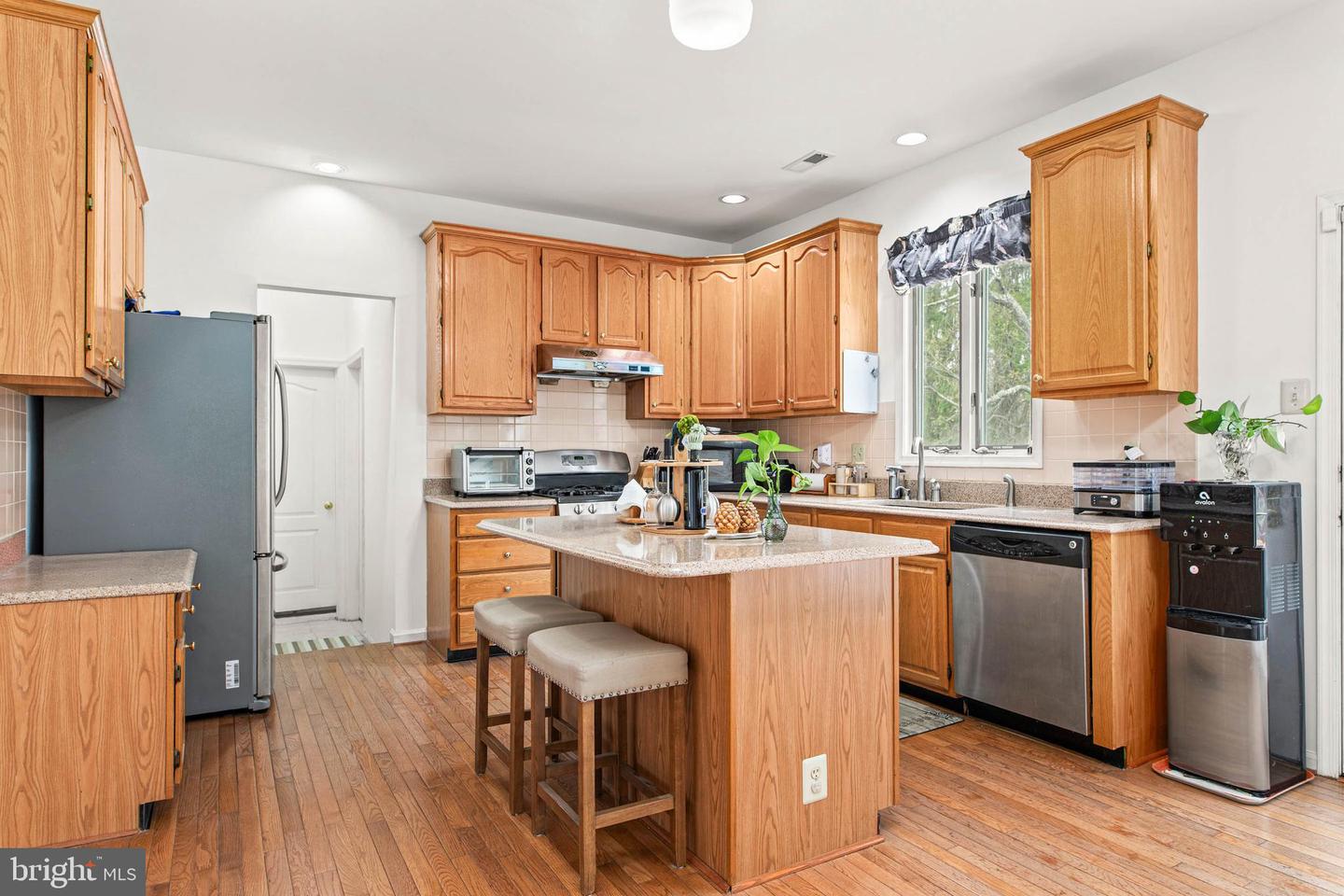 749 Castlewood Dr