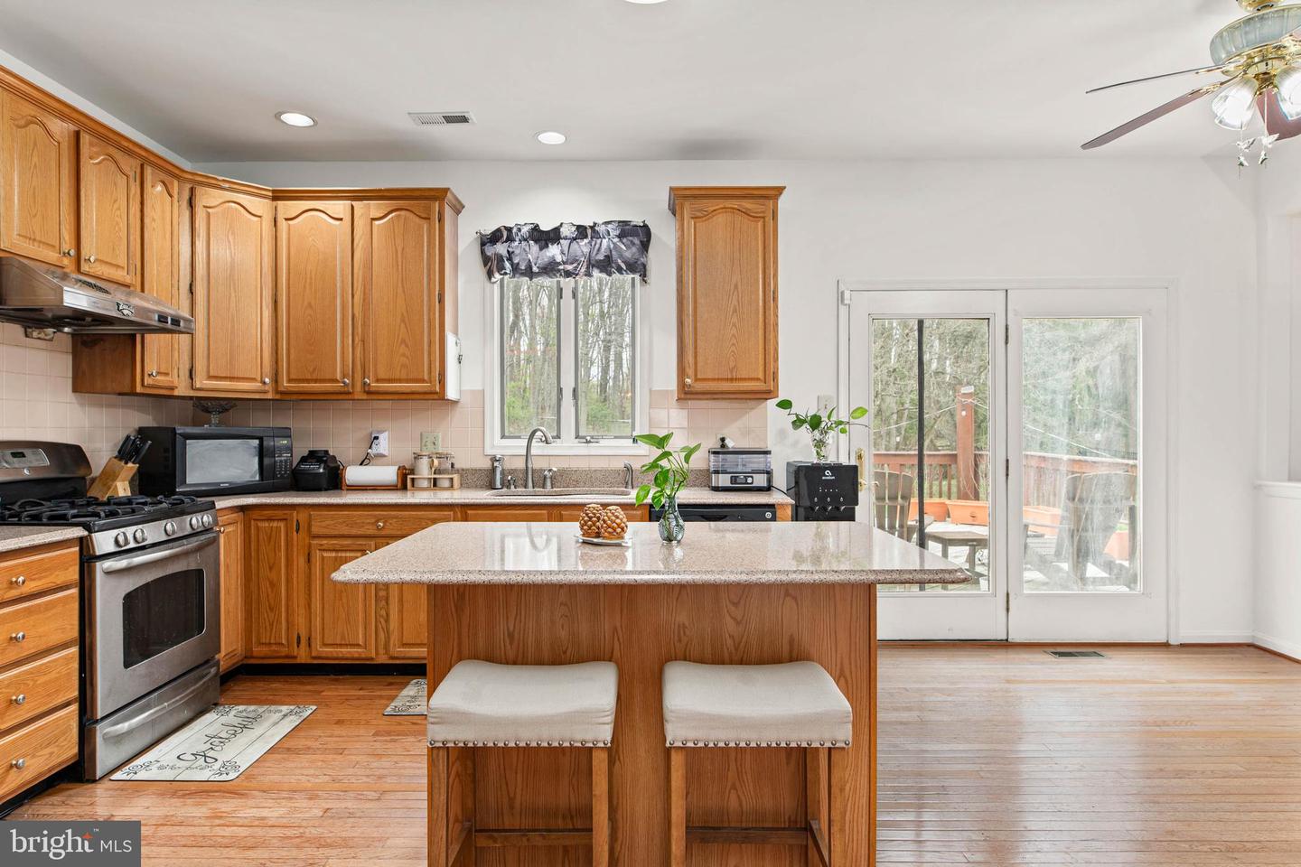 749 Castlewood Dr
