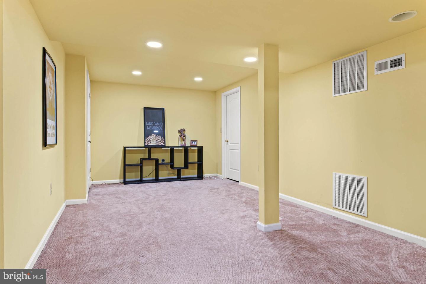 749 Castlewood Dr