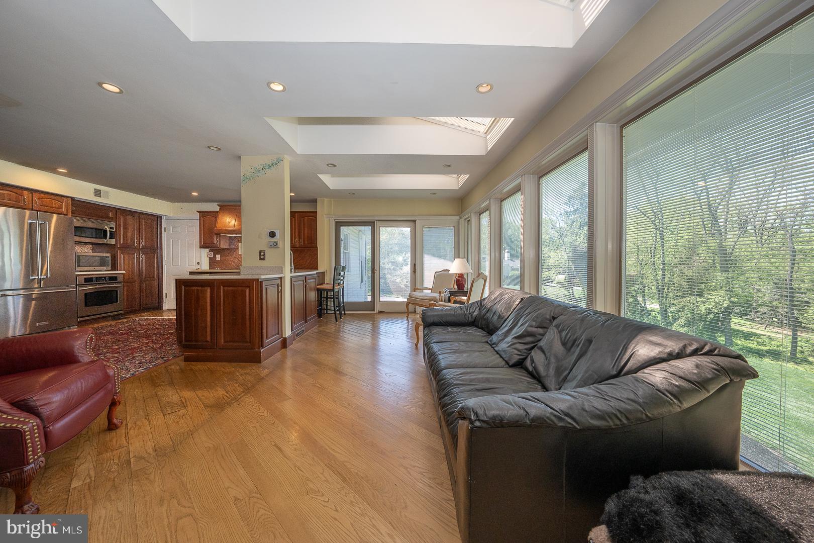 1215 Club House Rd