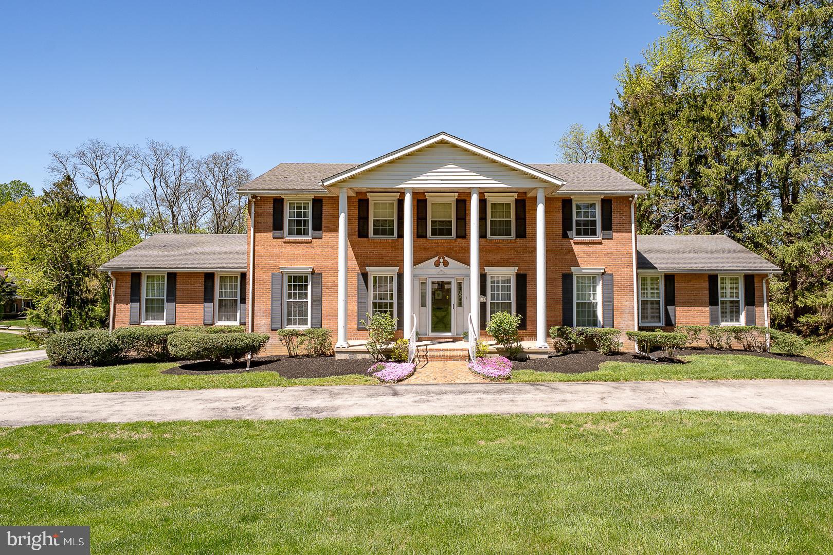 1215 Club House Rd