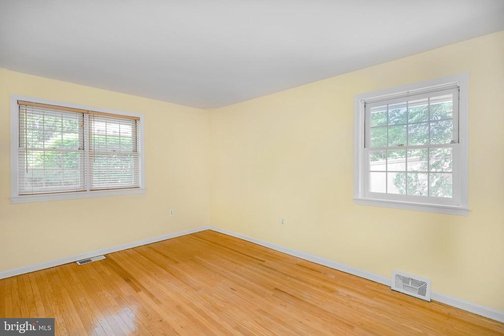 104 W Montgomery Ave #B