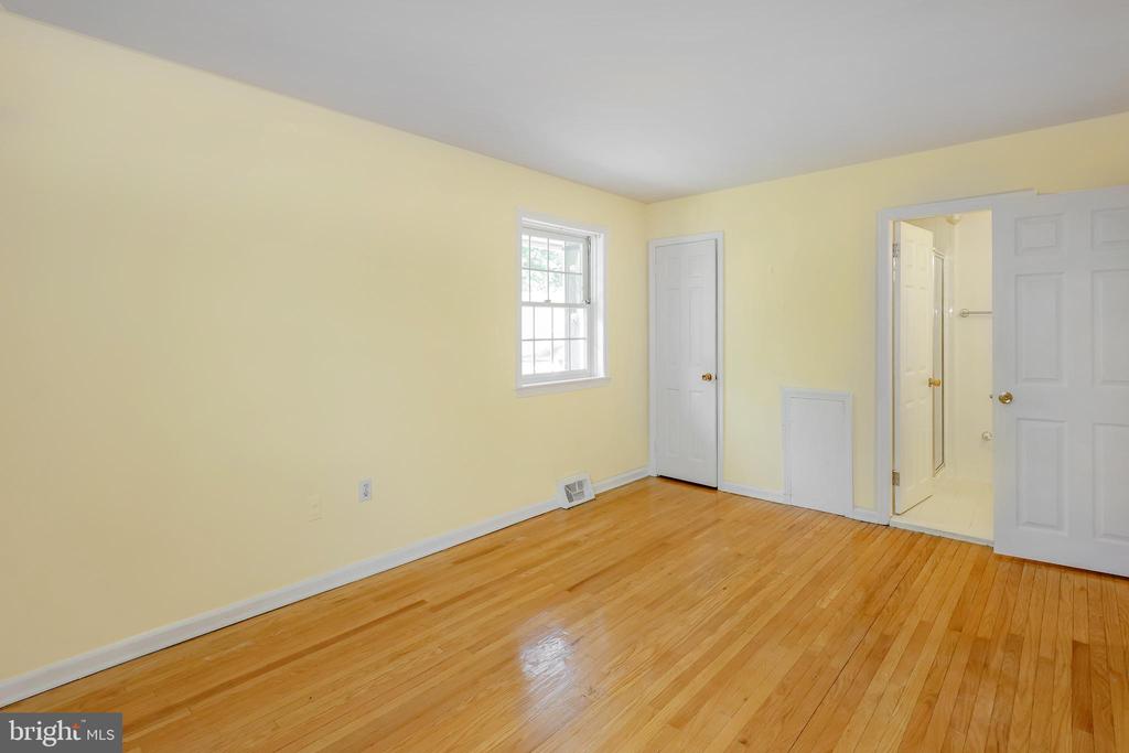 104 W Montgomery Ave #B