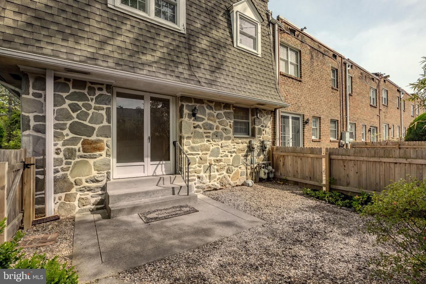 104 W Montgomery Ave #B