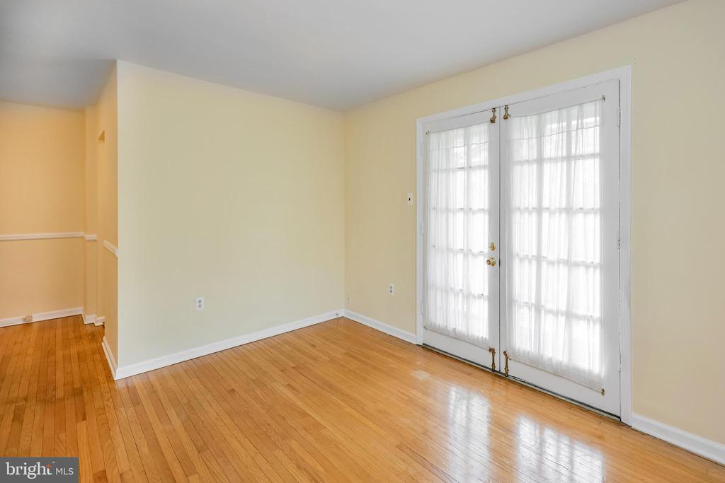 104 W Montgomery Ave #B