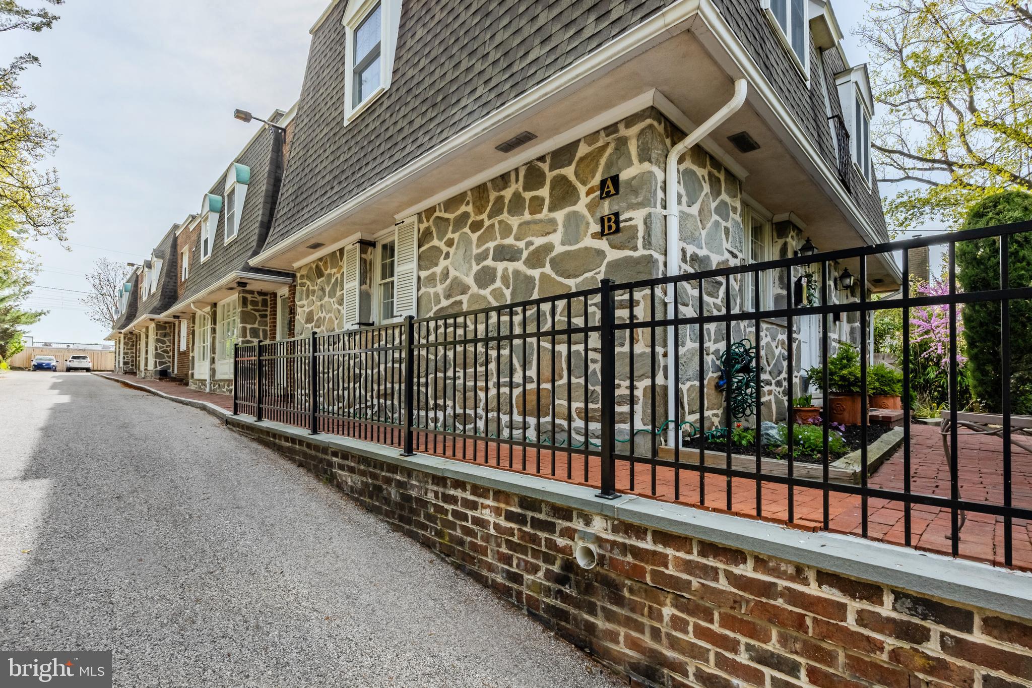 104 W Montgomery Ave #B