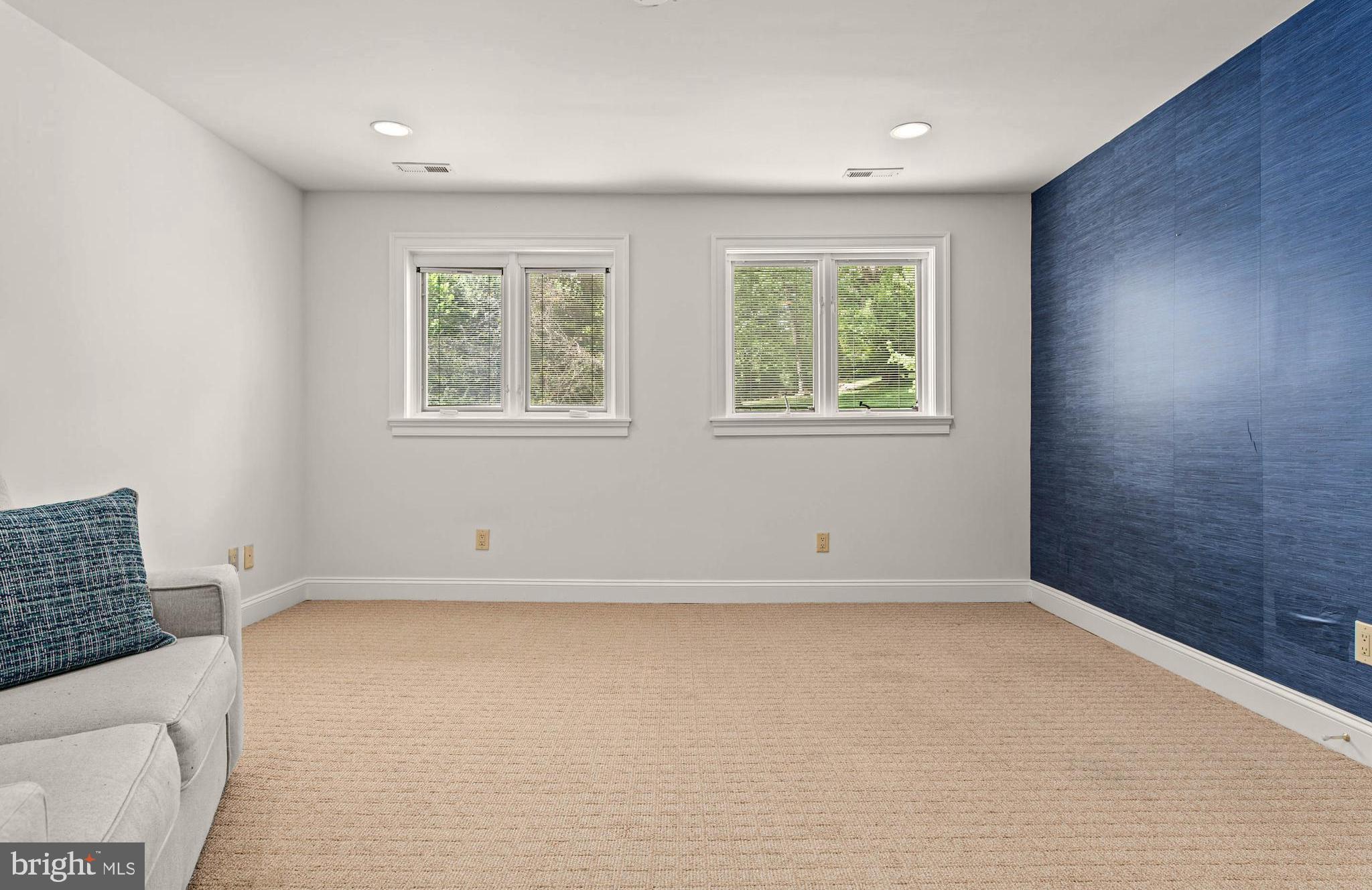 1100 Green Valley Rd