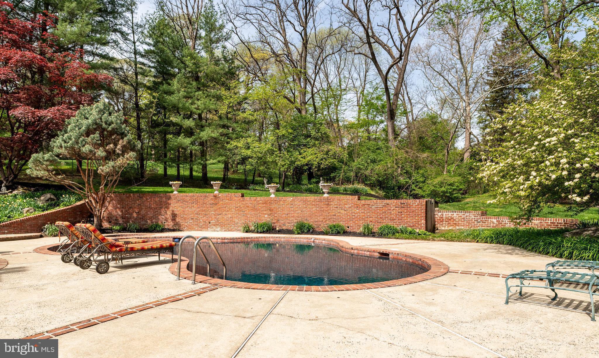 1100 Green Valley Rd