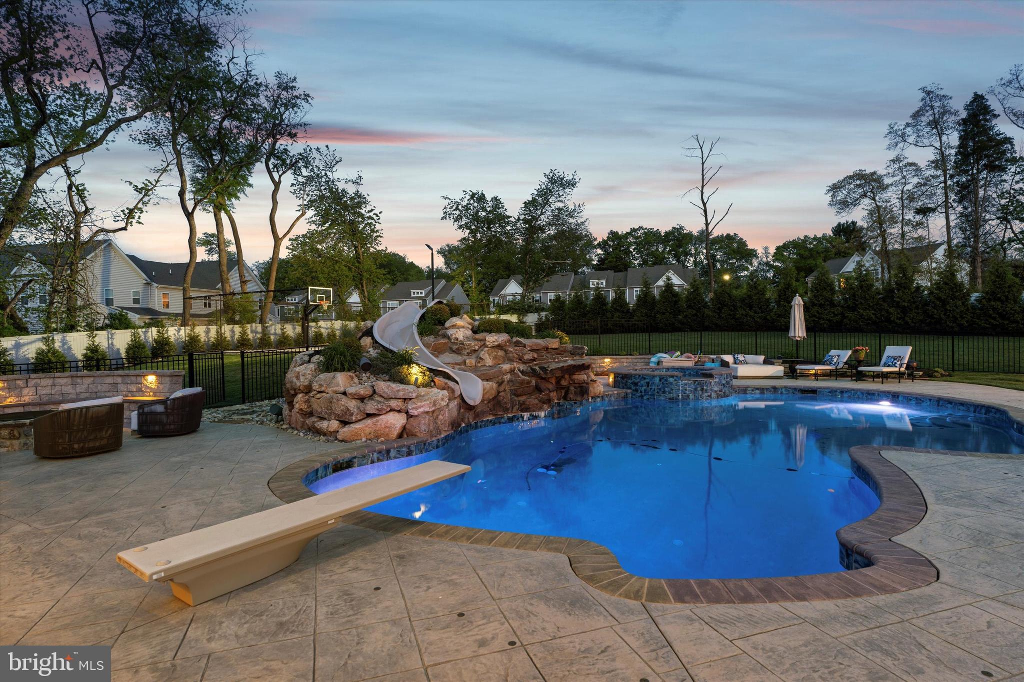 37 Starmont Way