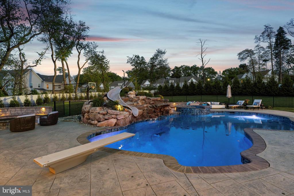 37 Starmont Way