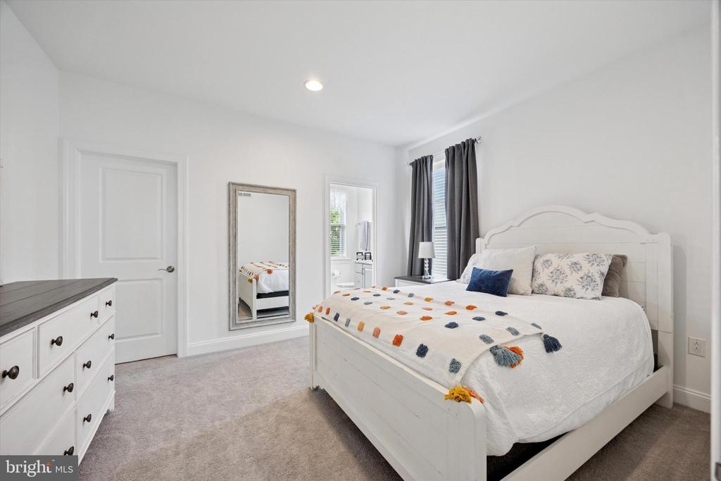 37 Starmont Way