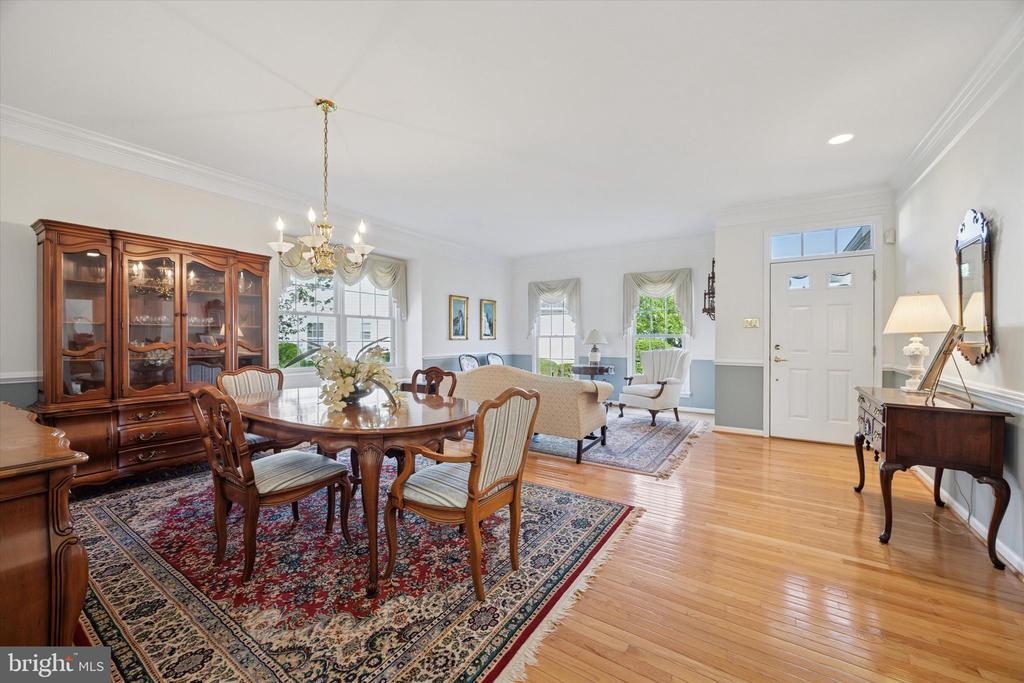 1124 Ellen Ct