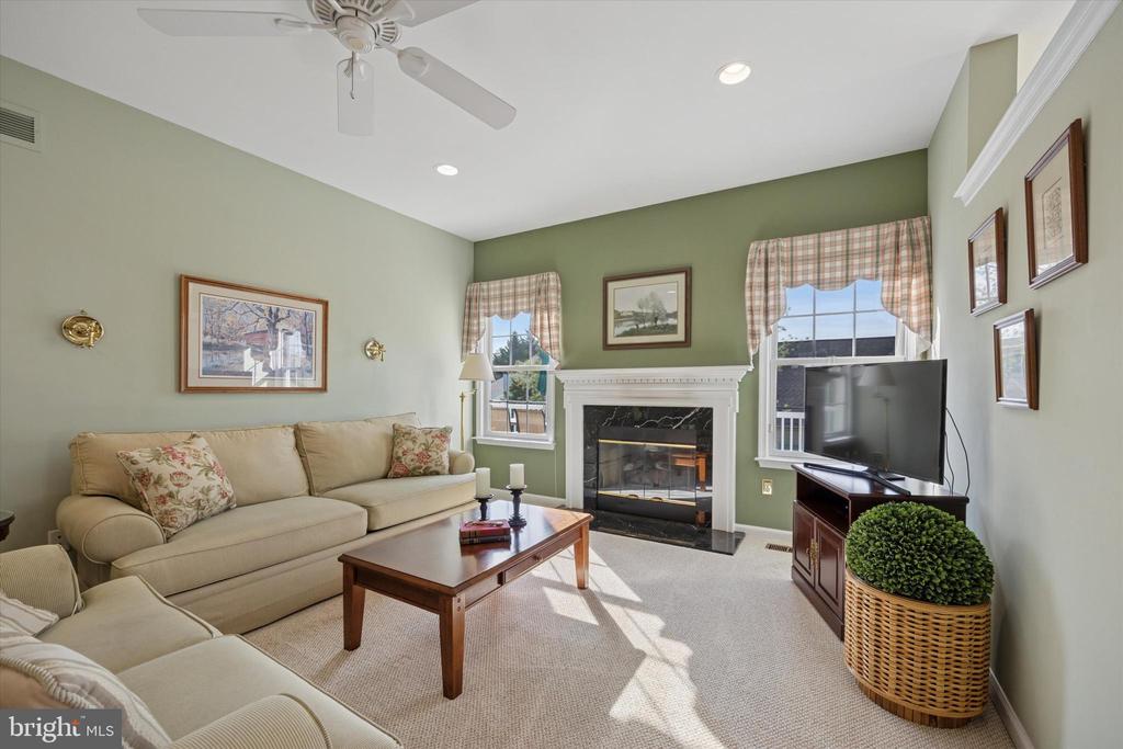 1124 Ellen Ct