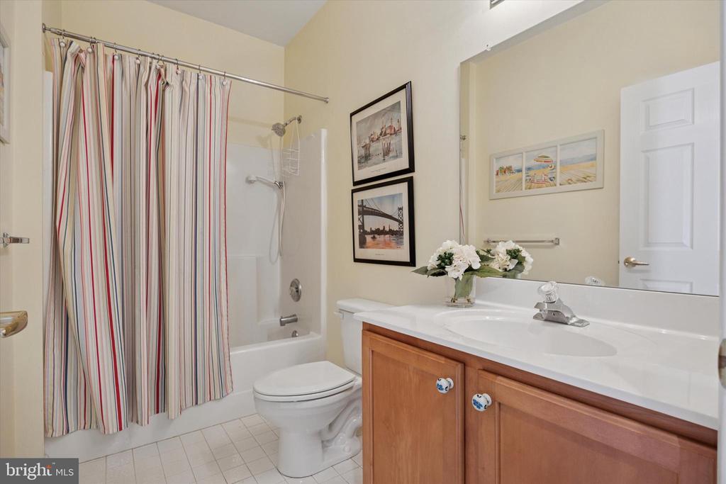 1124 Ellen Ct
