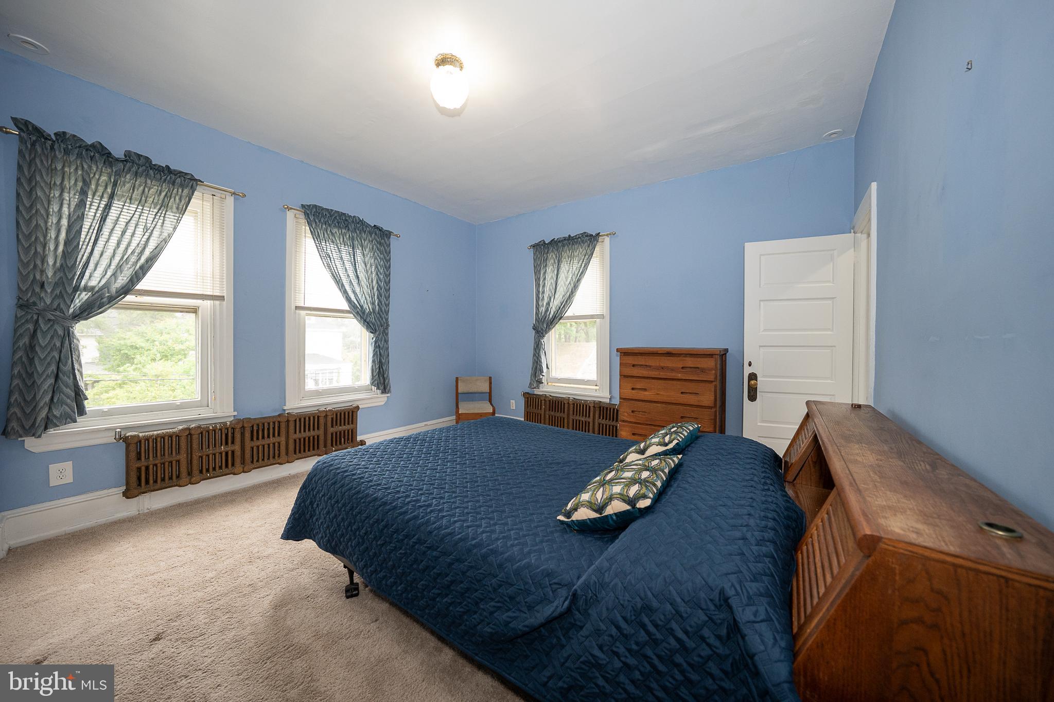 1117 Stratford Ave