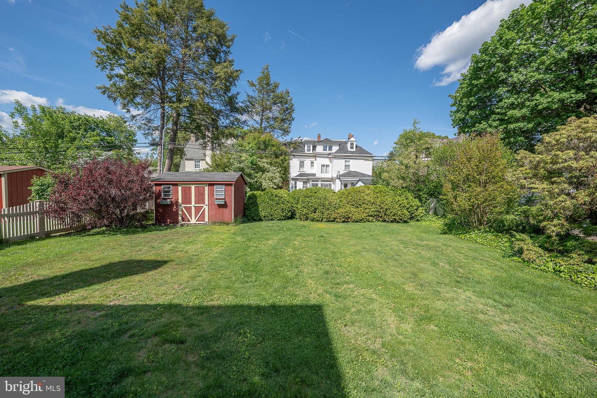 1117 Stratford Ave