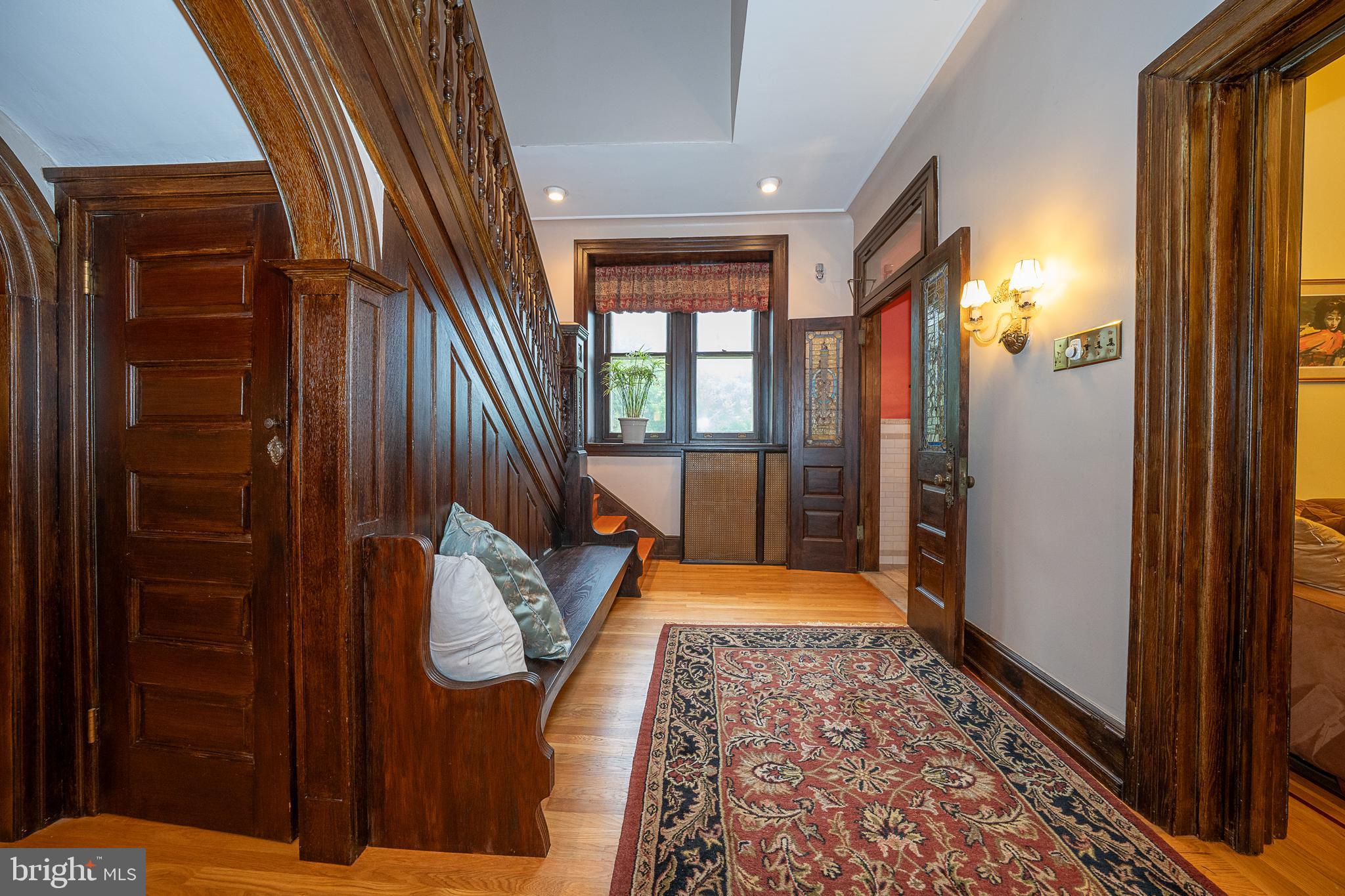 1117 Stratford Ave
