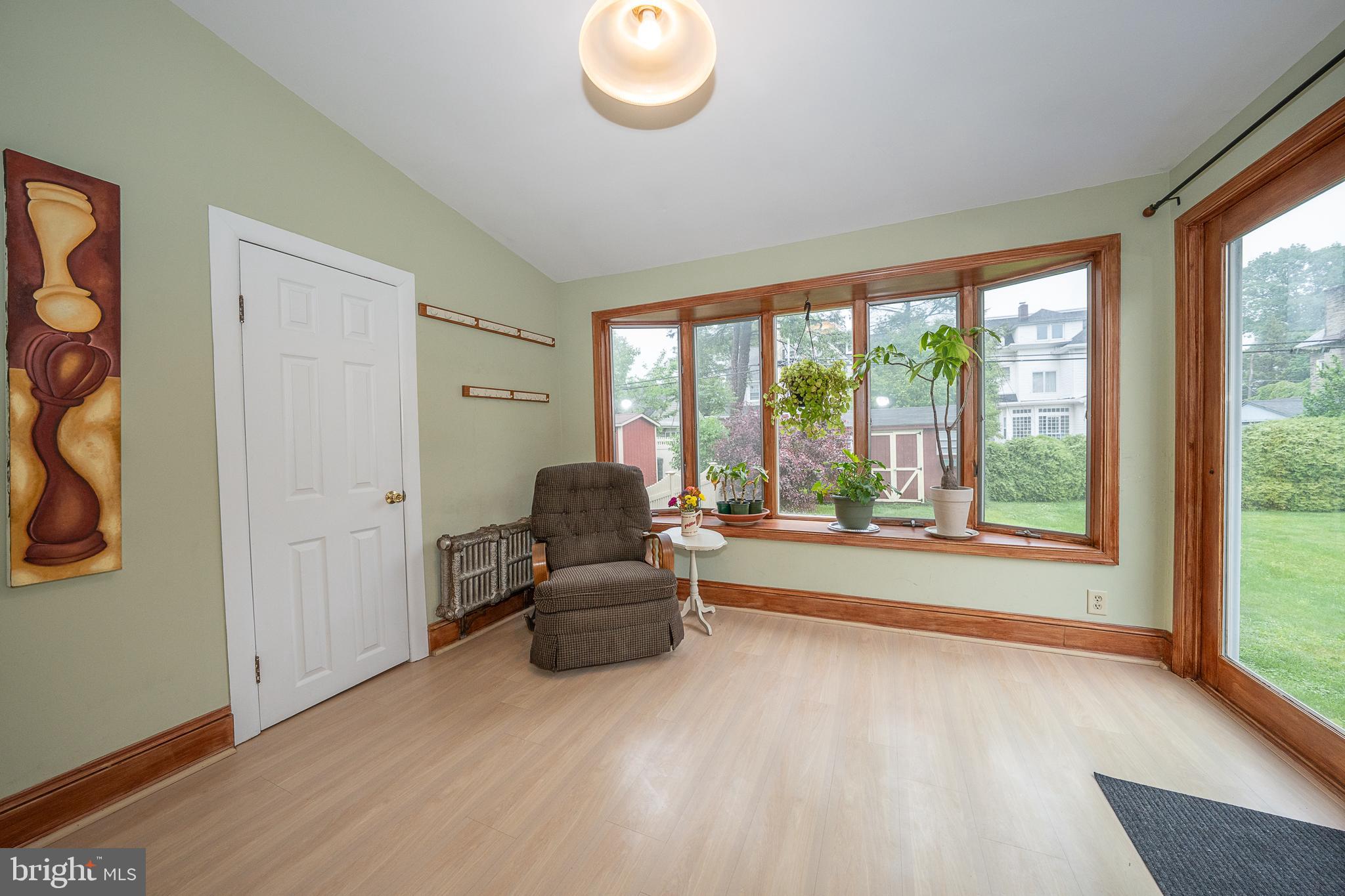 1117 Stratford Ave