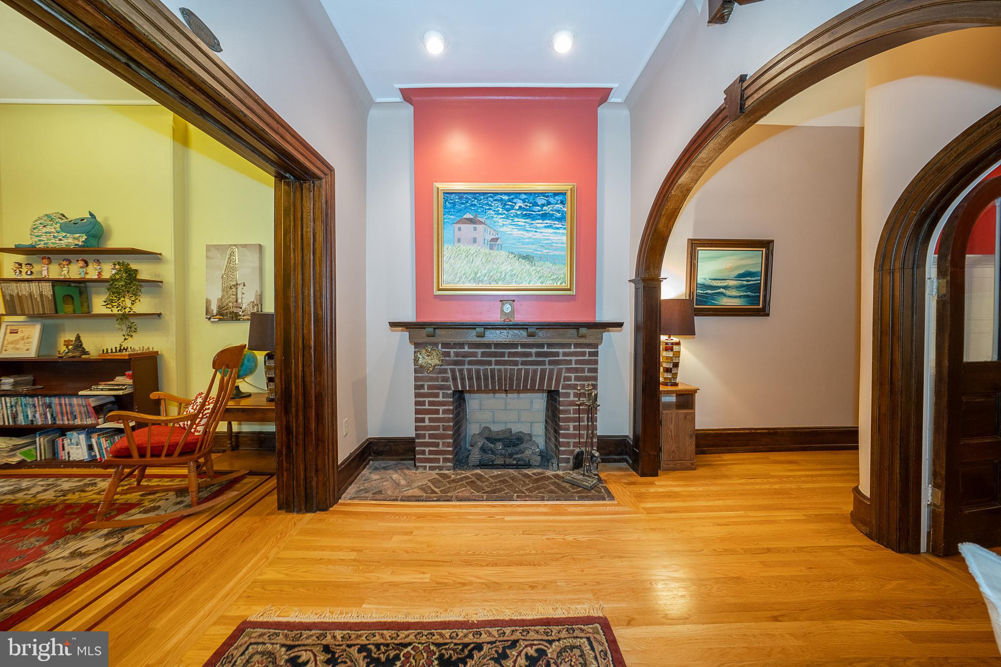 1117 Stratford Ave