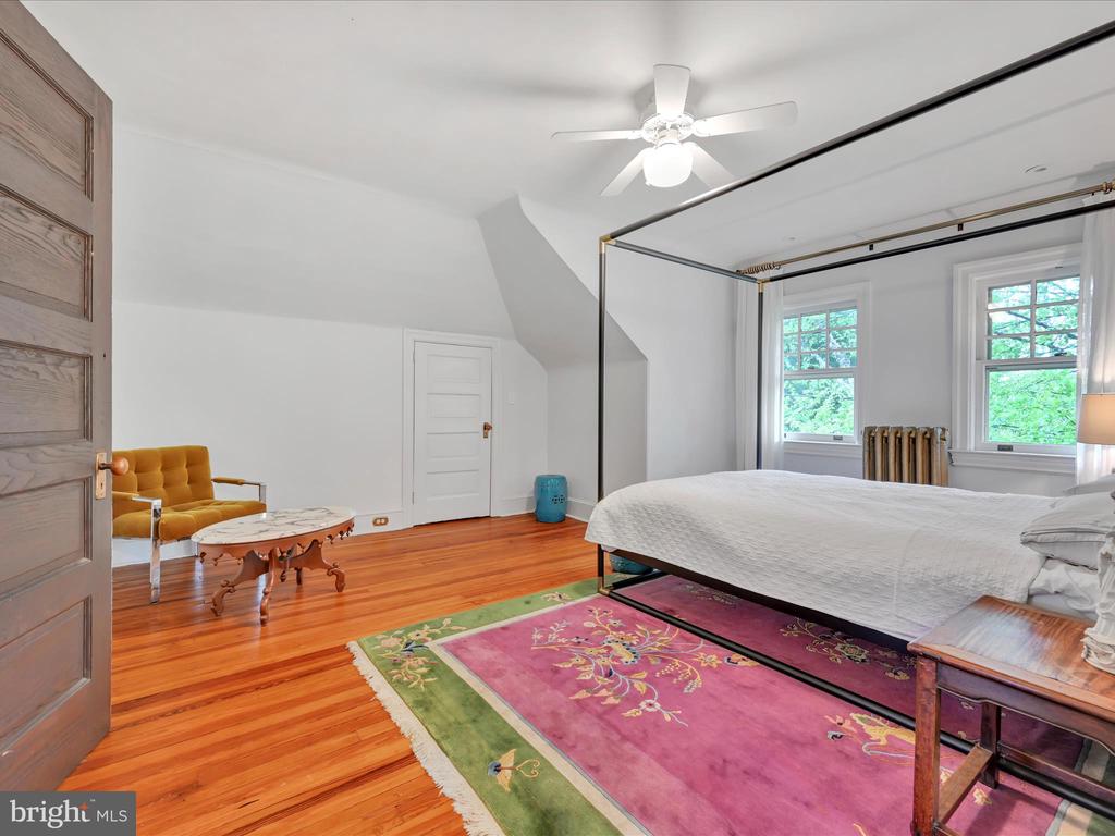 1134 Montgomery Ave