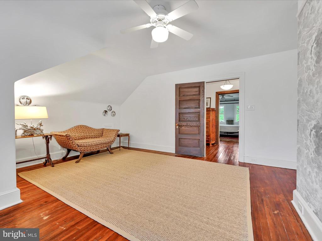 1134 Montgomery Ave