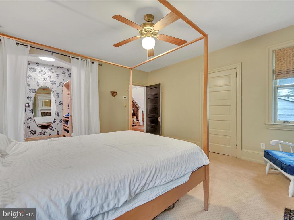 1134 Montgomery Ave