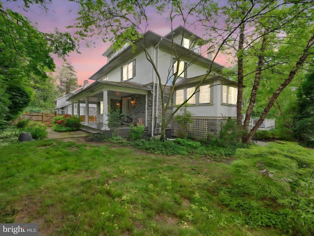 1134 Montgomery Ave