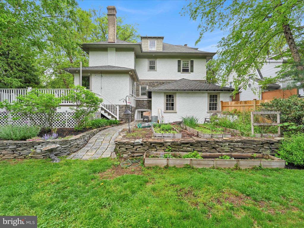 1134 Montgomery Ave