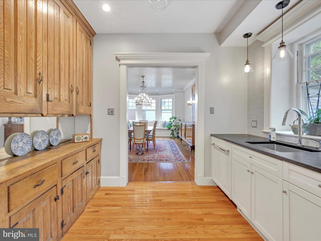 1134 Montgomery Ave