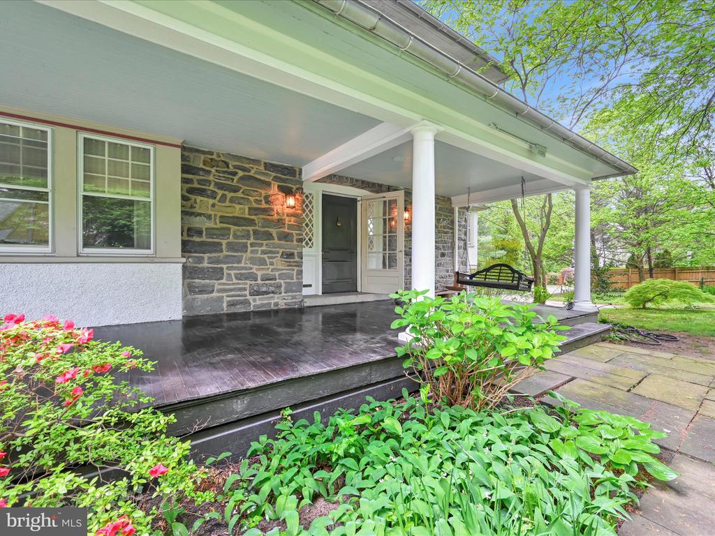 1134 Montgomery Ave