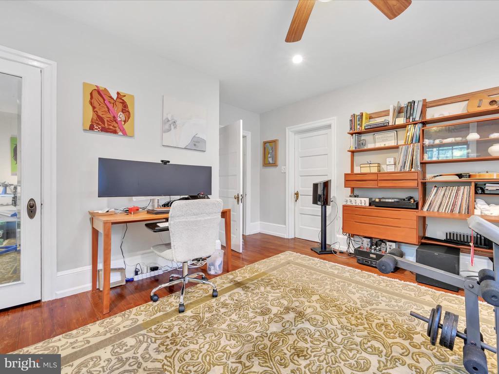 1134 Montgomery Ave