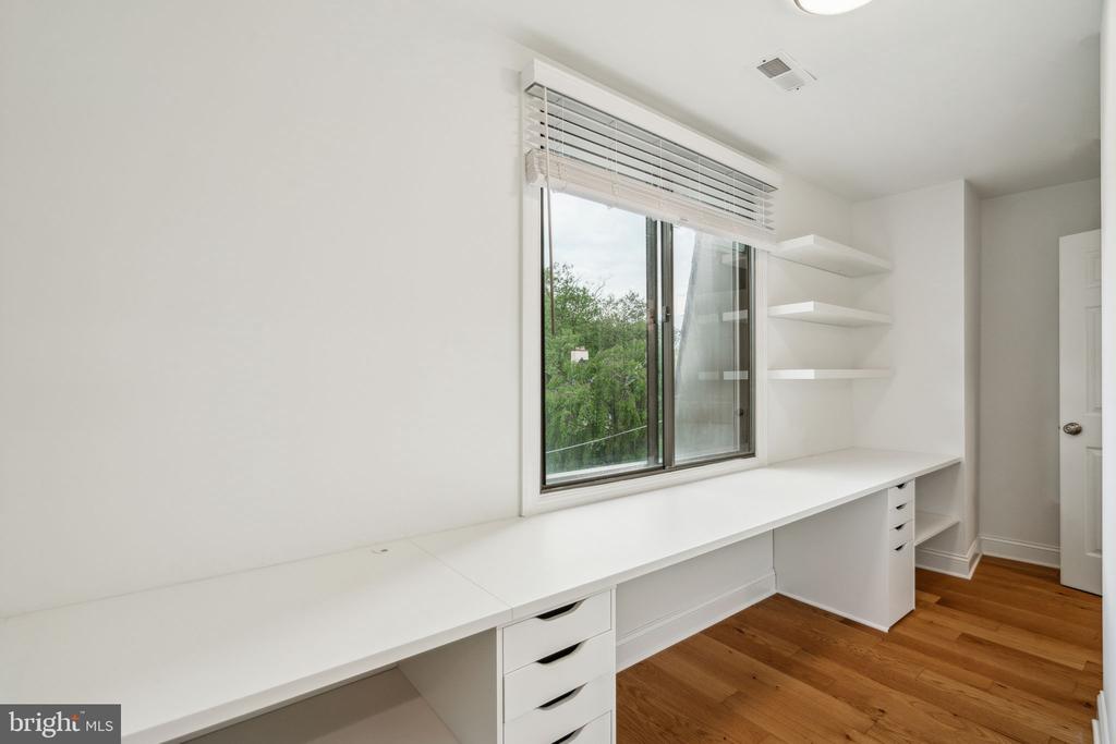 100 Llanalew Rd #12